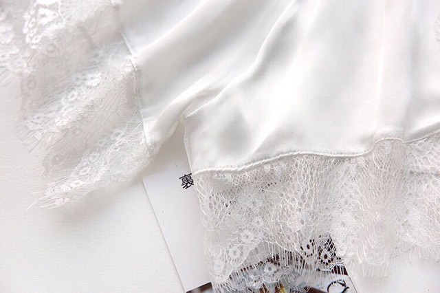Quần đùi ren satin