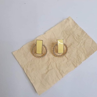 Khuyên tai nữ cá tính