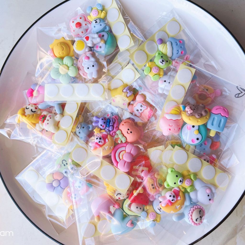 Set 4 phụ kiện nhựa 3D/ Miếng dán trang trí dành cho ốp điện thoại cốc nước handmade DIY