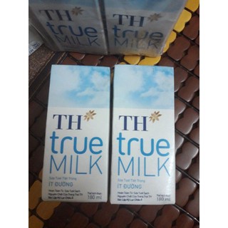 10 hộp Sữa Tươi Tiệt Trùng Ít Đường TH True Milk (180ml/Hộp)