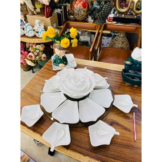 bộ đồ ăn hoa hồng vàng kim ( kèm bàn kính xoay)