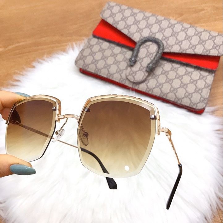 kính mát nữ thời trang mặt khoan cao cấp chống uv ,chống tia cực tím tặng túi đựng kính và khăn lau