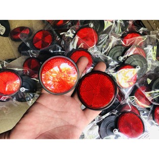 mắt mèo đỏ nhé anh em