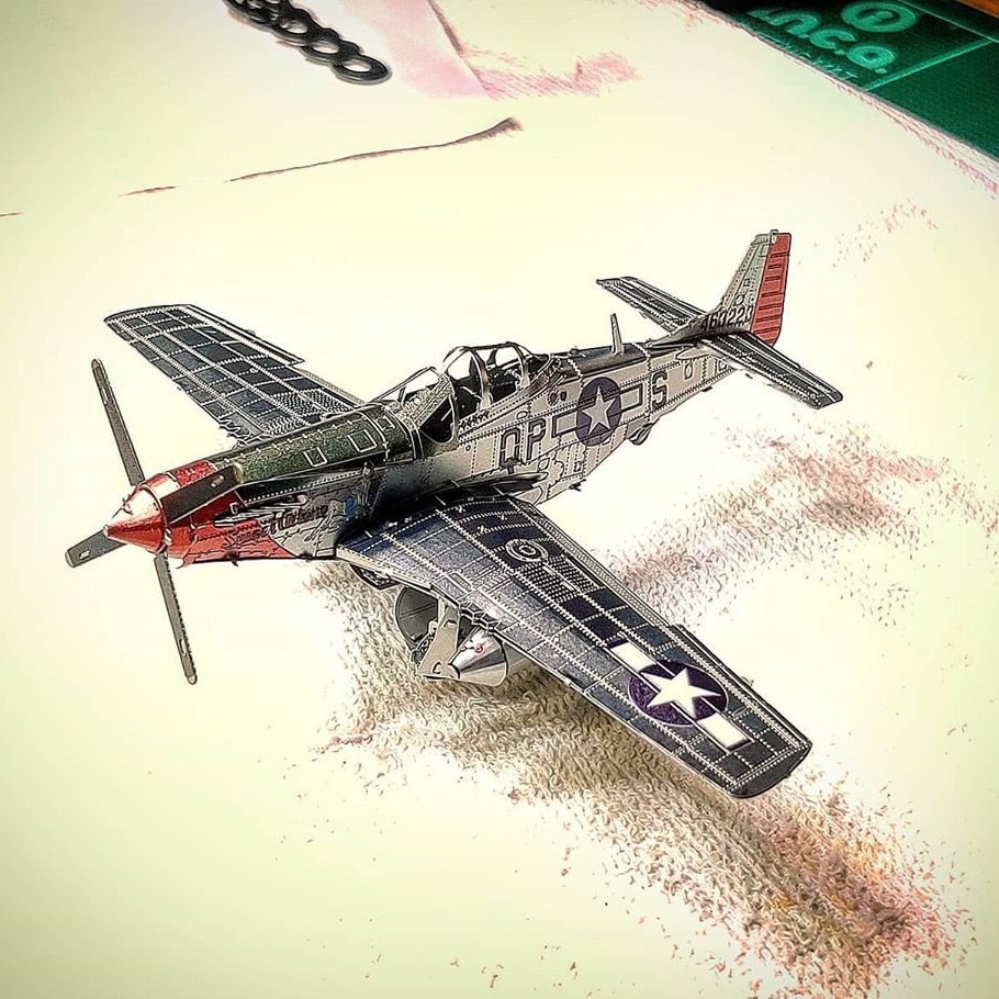 Mô Hình Kim Loại 3D Lắp Ráp Máy Bay Tiêm Kích P-51D Mustang Sweet Arlene [Chưa Ráp]