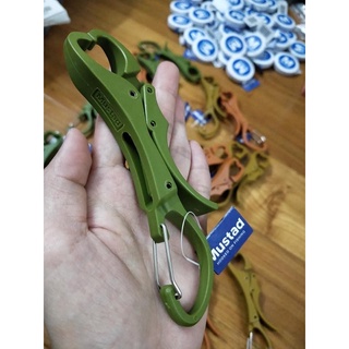 Kẹp cá mini bằng nhựa hãng Mustad