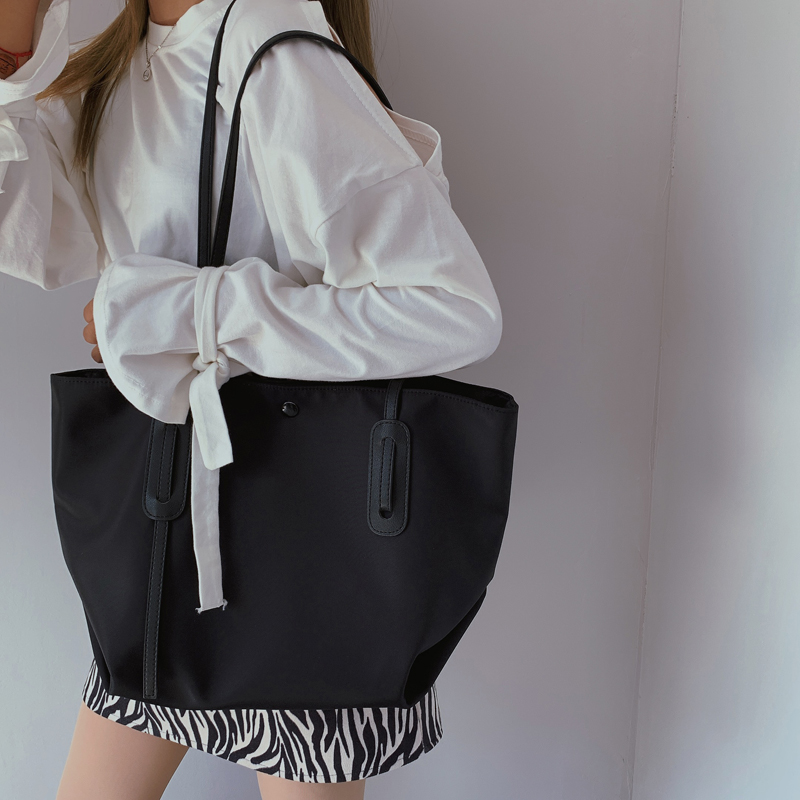 Túi xách nữ IELGY kiểu dáng đơn giản thời trang