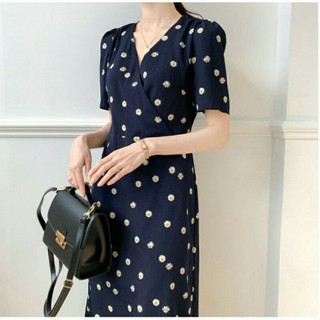 Đầm dạo phố chấm bi sang trọng