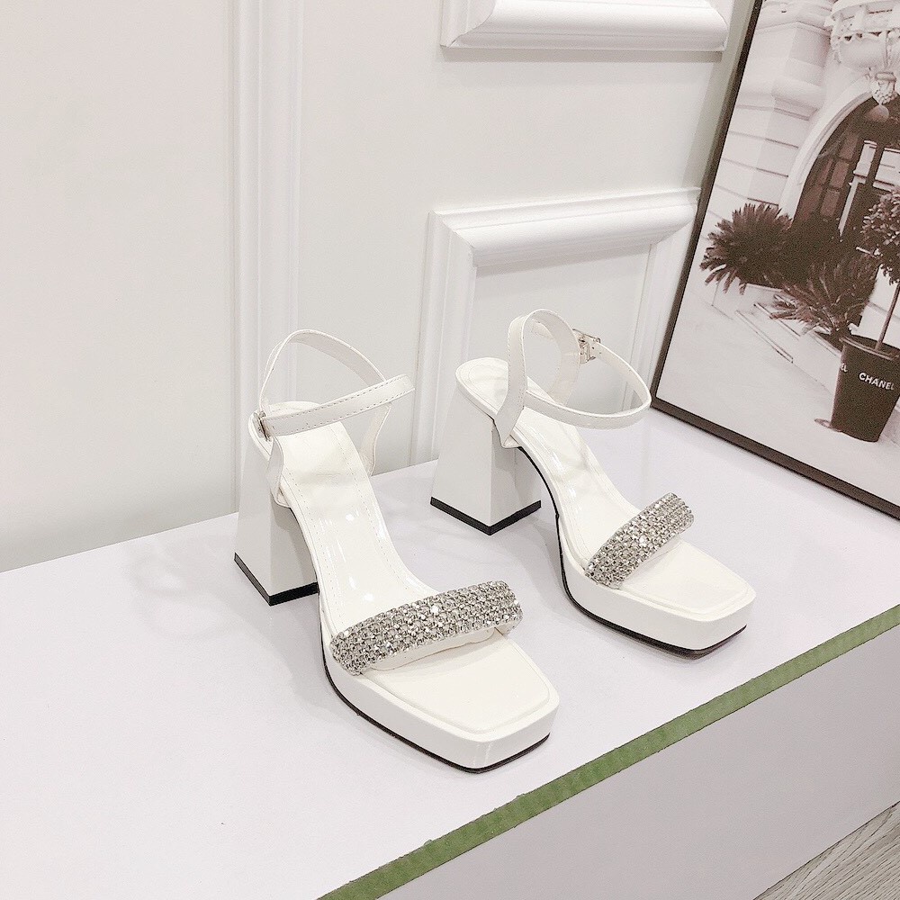 Sandal Cao Gót 9p Quai Xoàn Đá Siêu HOT Chất Da Bóng Mịn Đi Cực Êm Chân - 2 Màu Đen Trắng Chị Chảnh Store