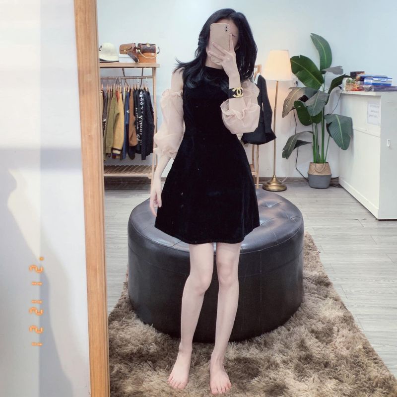 Váy nhung phối tay voan tơ hở vai