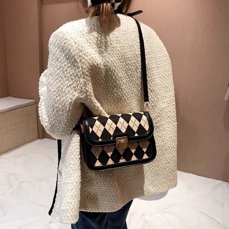 Túi Đeo Chéo Hoạ Tiết Kẻ Phong Cách Hàn Quốc Siêu Xinh