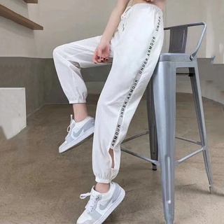 Quần jogger đũi xước nữ viền chữ bo gấu thời trang LADYA STORE M82