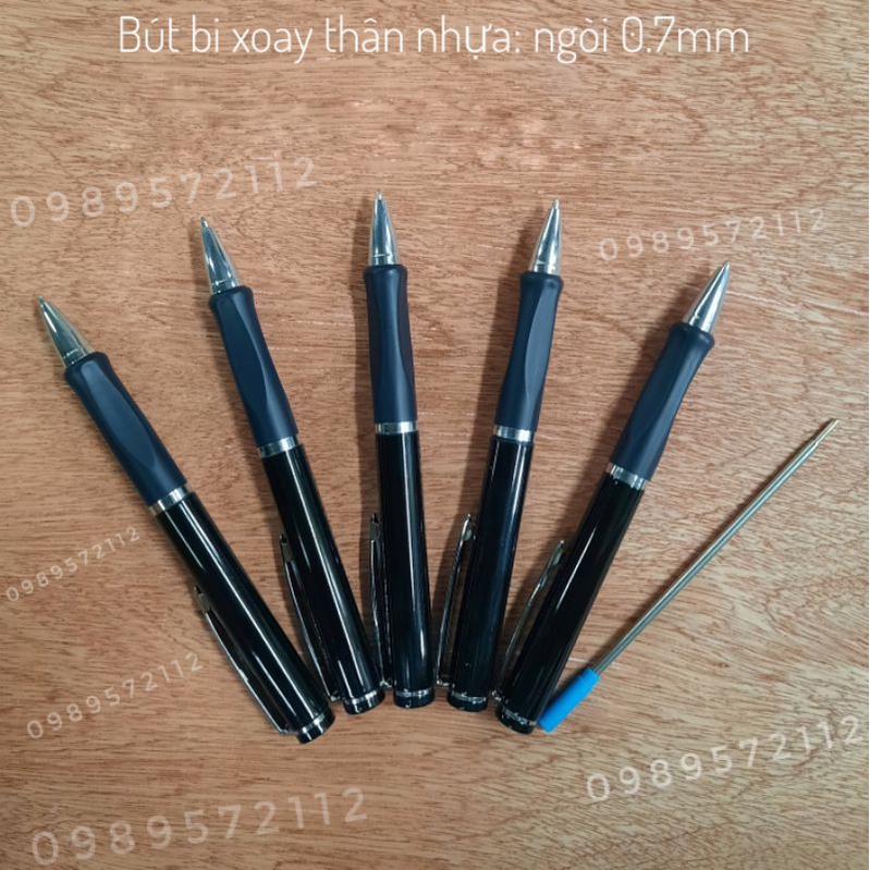 Bút bi xoay ngòi 0.7mm vỏ nhựa.