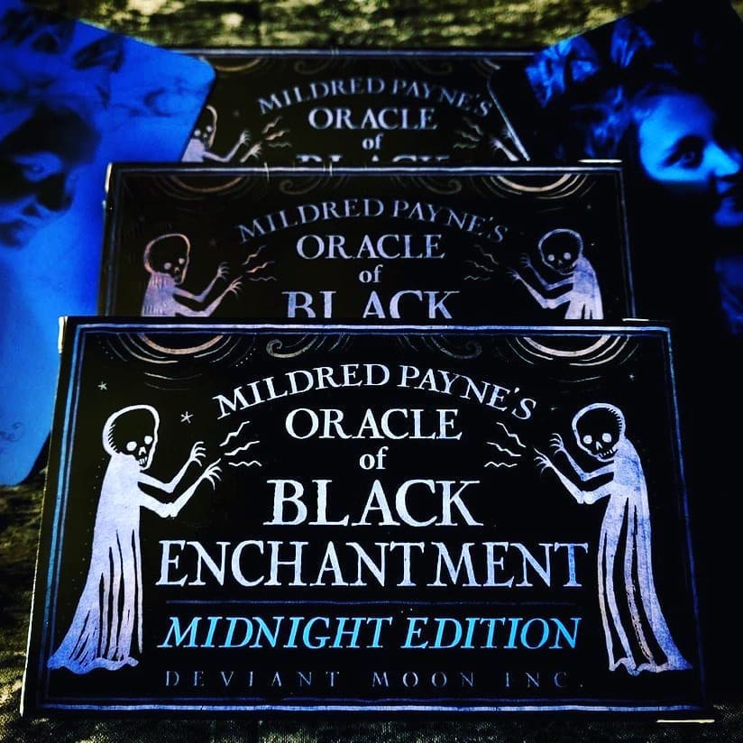 Bài Oracle of Black Enchantment Midnight Edition