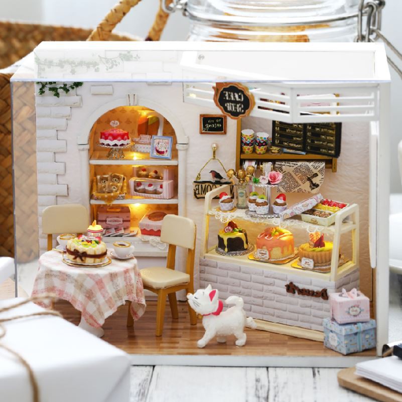 Mô hình nhà DIY Doll House Cake Diary Nhật Ký Bánh kèm Mica che bụi, Bộ dụng cụ và Keo dán