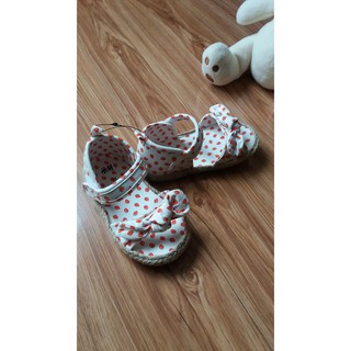 Sandal chấm bi HM sale còn 160k