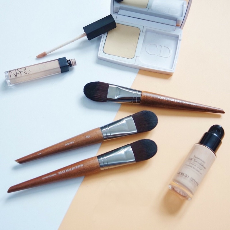 Cọ tán nền dẹt 106 Makeup Forever