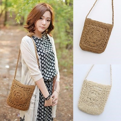 Túi xách bằng rơm vuông họa tiết hoa xinh xắn
