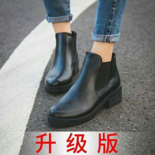 Bốt cổ ngắn
