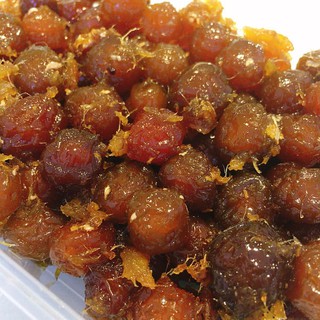 Ô mai mận cơm xào gừng hộp 500g.