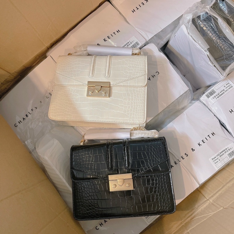 Túi Quỳnh búp bê da rắn size 22 chuẩn xxuất sịn