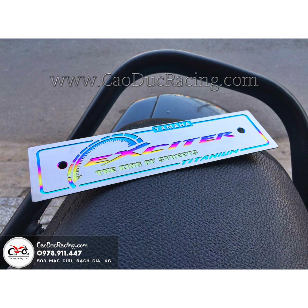 Bảng tên Titanium EXCITER - Chữ Exciter 150 điện phân 7 sắc - Bảng số trước titan