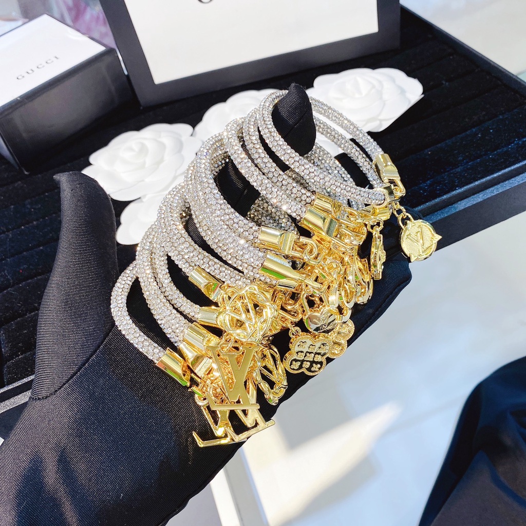 Vòng tay nữ đính đá móc khoá và logo cao cấp Ròm House phụ kiện lắc tay trang sức thời trang đẹp sang chảnh