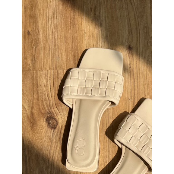 OLV - Dép Creamy Basket Weave Sandals