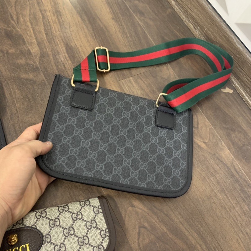 Túi Đeo Chéo Nam Nữ Da Dập Vân Chữ Monogram Xích Chéo Khoá Nam Châm/ Dây Vạch Màu Cao Cấp TC09P