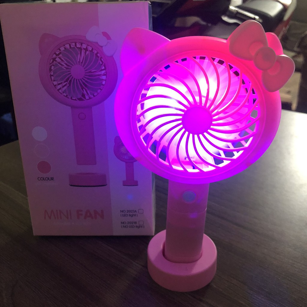 Quạt Tích Điện Cầm Tay – Hello Kitty, Doraemon (Có đèn nháy) | BigBuy360 - bigbuy360.vn