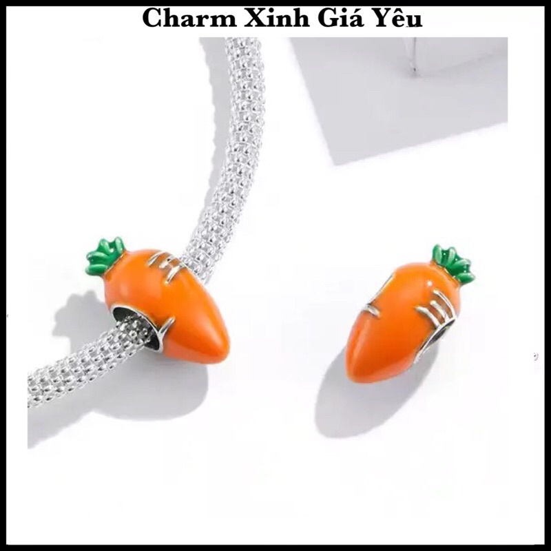 Charm củ cà rốt bạc S925