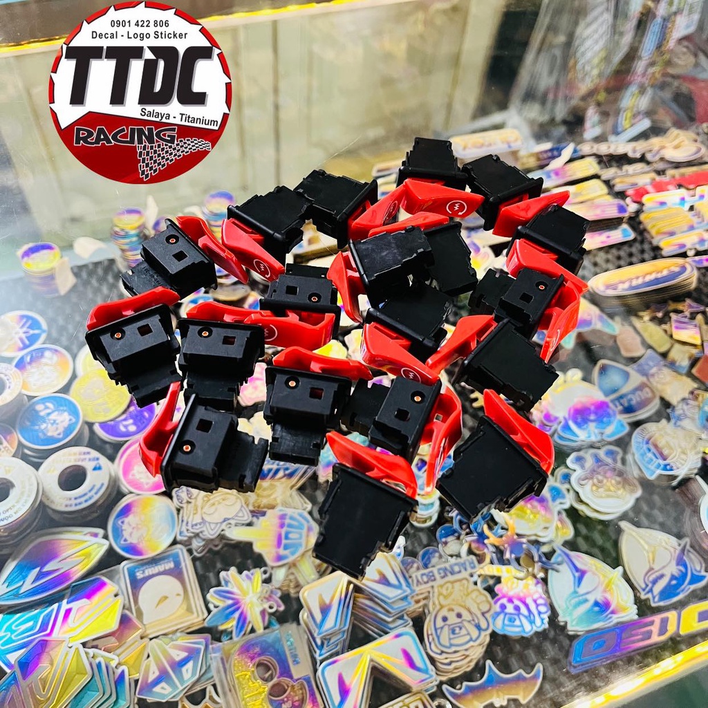 Nút công tắc đỏ gắn nhiều dòng xe