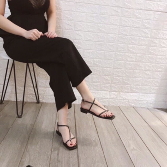 Giày sandal đế bệt dây mảnh chéo