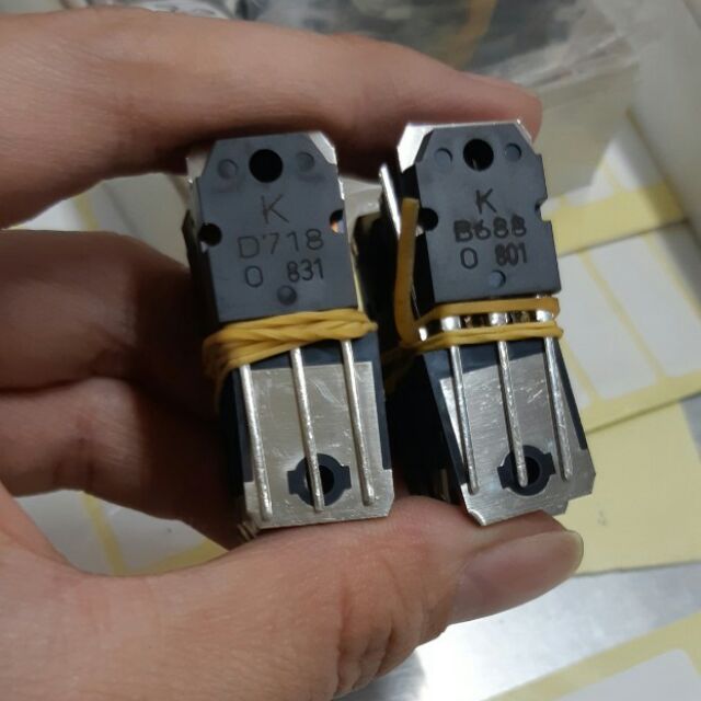 Transistor ( sò ) D718 với B688 , giá 2 cặp 80k