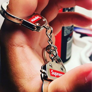 Phụ Kiện Supreme Móc Khóa Supreme Handcuffs Keychain