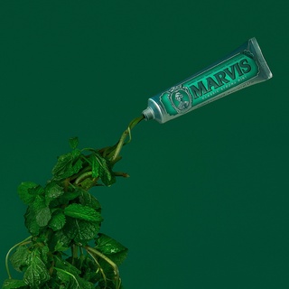 Kem đánh răng Marvis Classic Strong Mint 85ML 150GR
