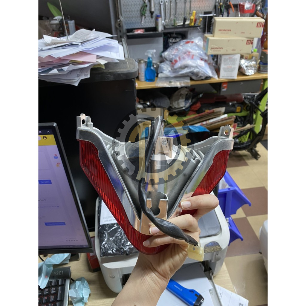 Pha đèn hậu Raider tháo xe new 99%