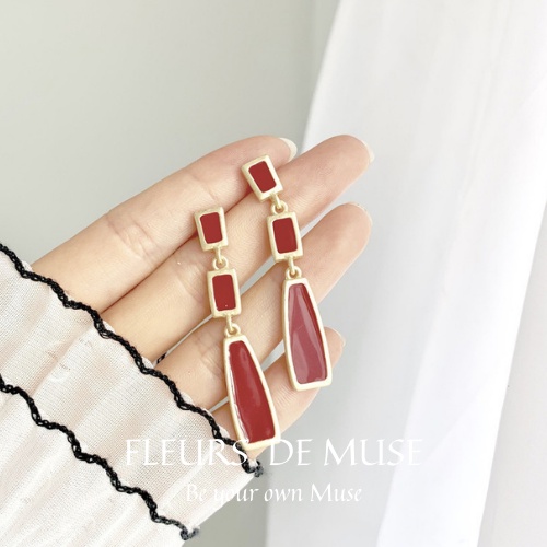 Khuyên tai kim bạc viền mạ vàng màu đỏ nổi bật Fleurs de Muse