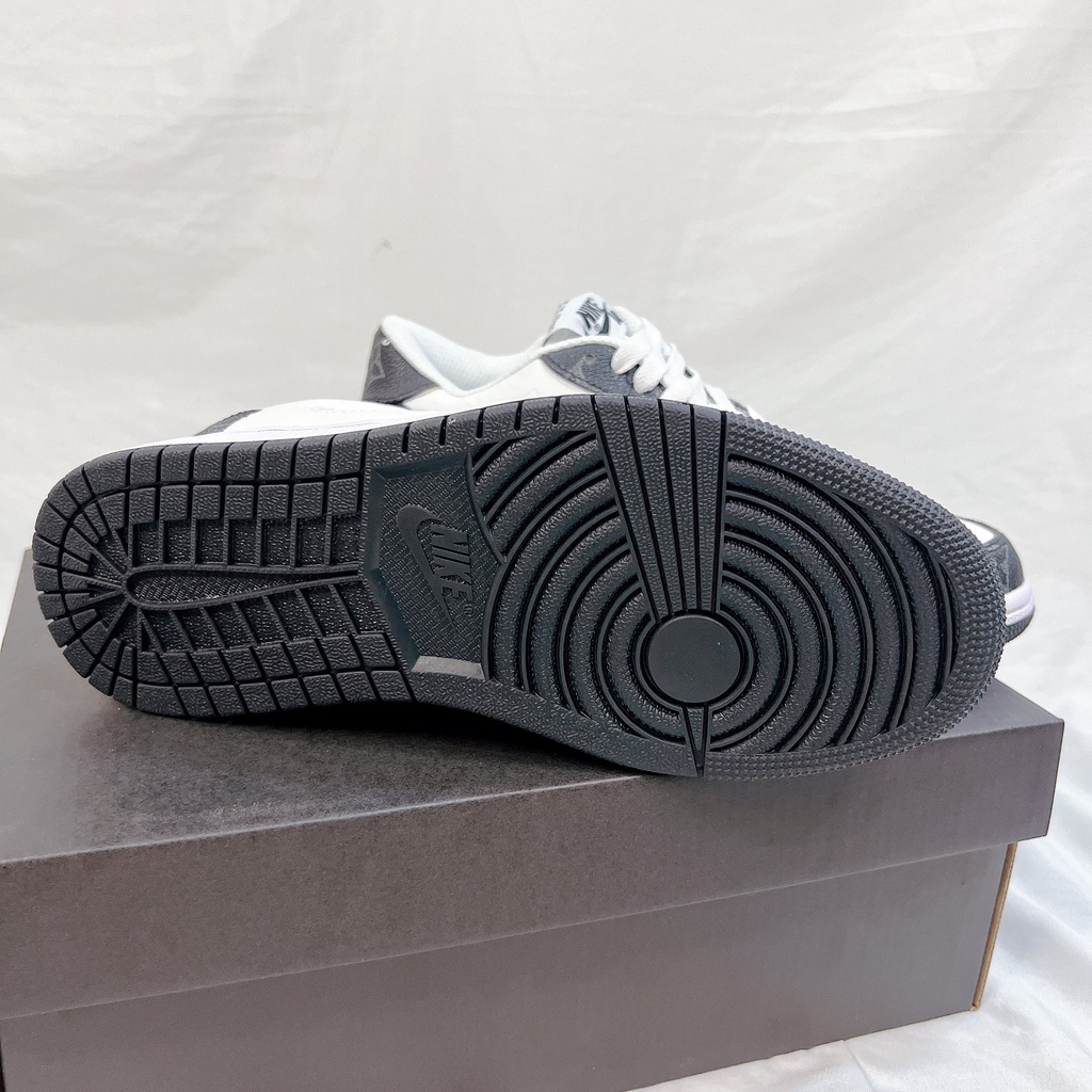 Giày Thể Thao Nam Nữ Ngô Thắng JD Thấp Travis Màu Đen Trắng