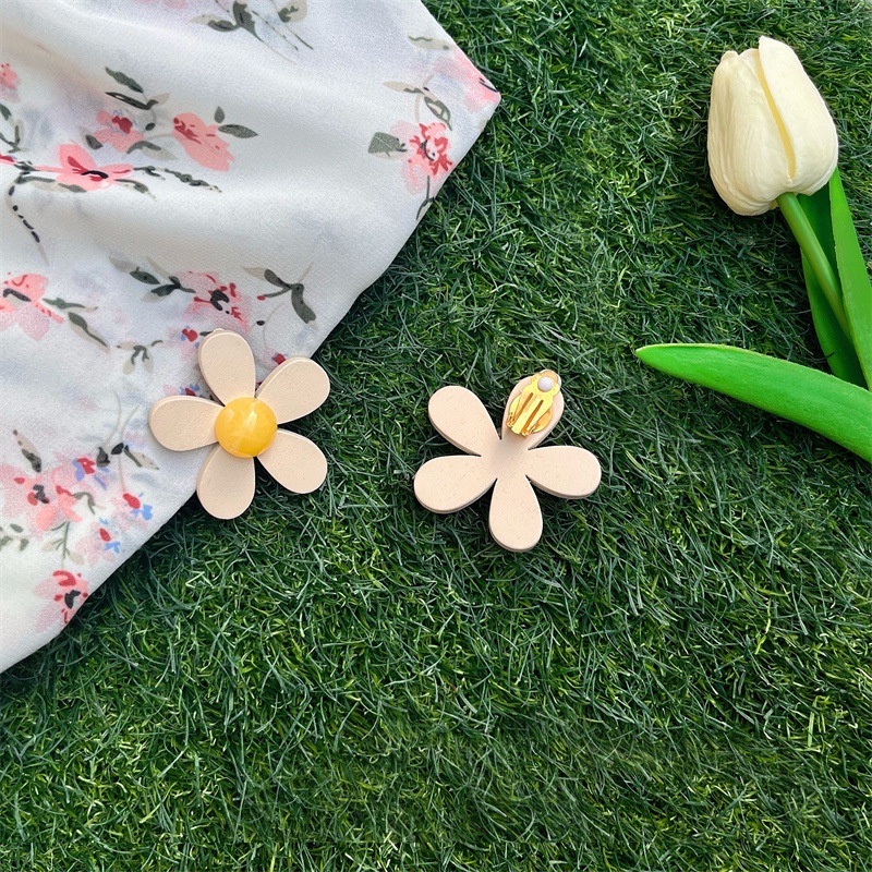 Khuyên Tai Hình Hoa Hướng Dương Bằng Gỗ Phong Cách Mới Hàn Quốc Cho Nữ F868