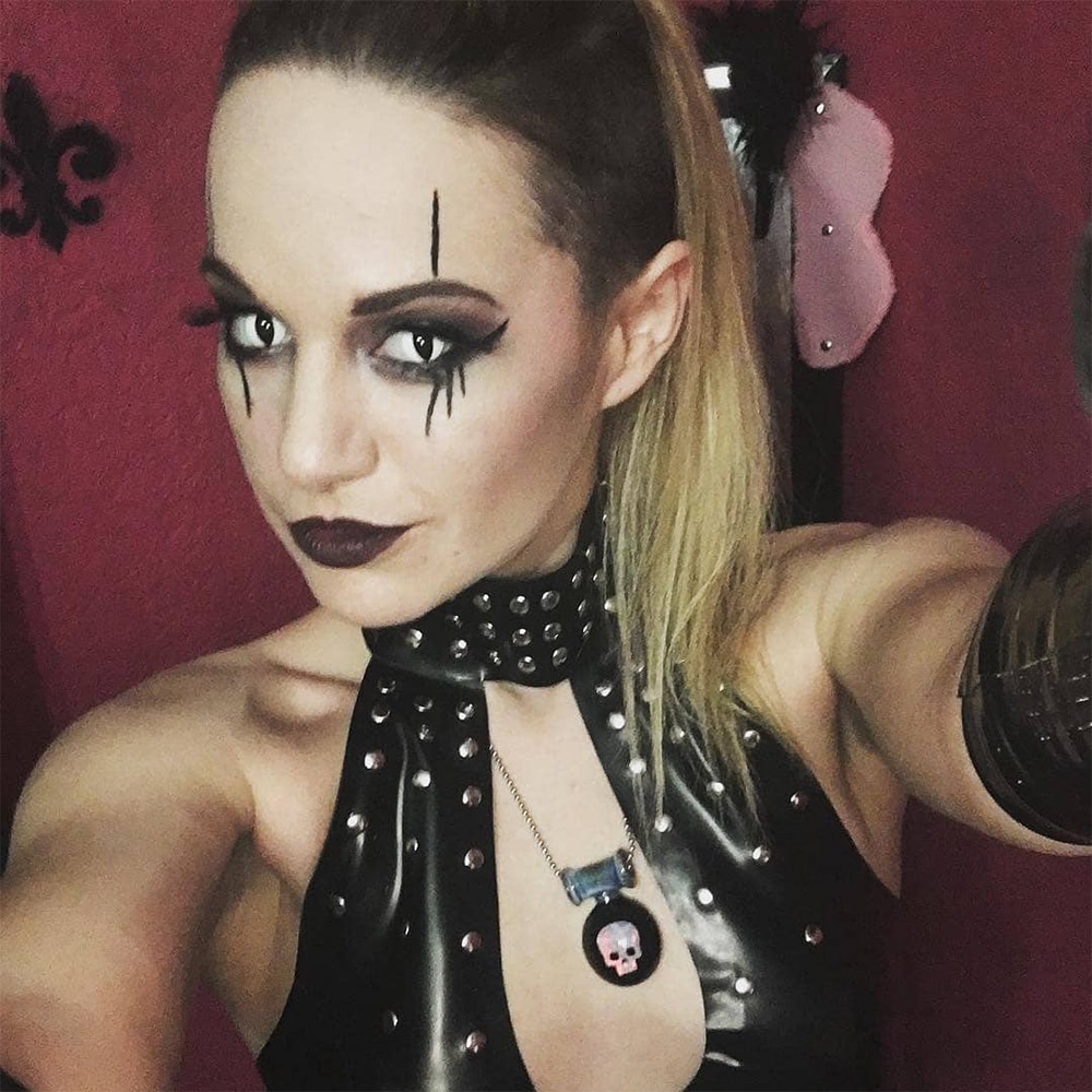 Kính áp tròng CALK màu trắng để hóa trang Halloween
