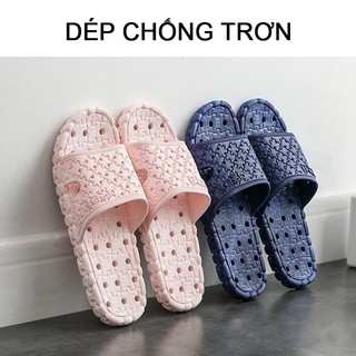 Dép đi nhà tắm thiết kế để chống trơn trượt