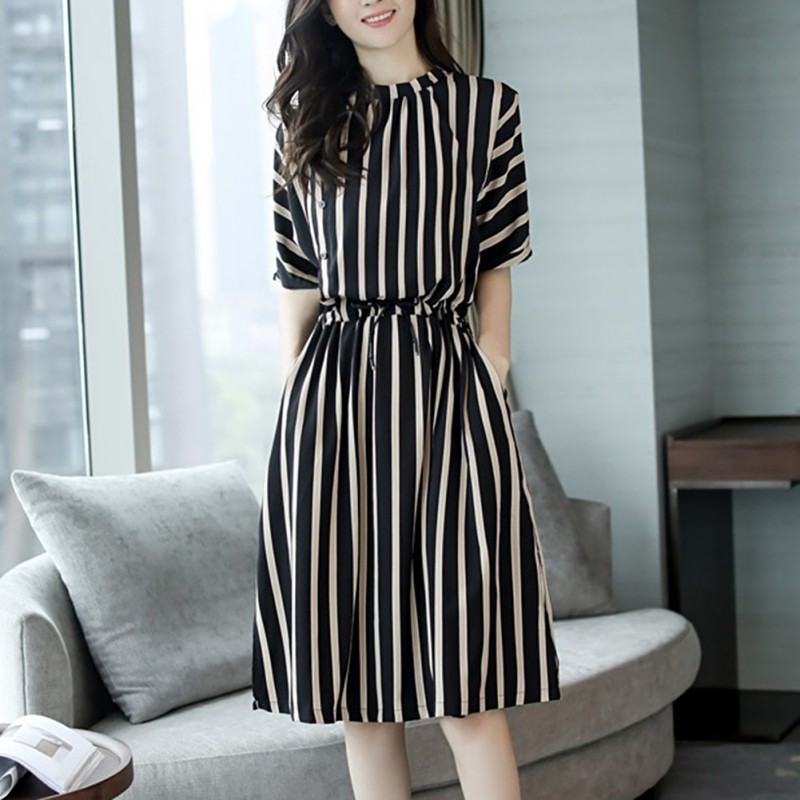 Đầm tay lửng thắt nơ eo họa tiết sọc cá tính thời trang nữ | BigBuy360 - bigbuy360.vn