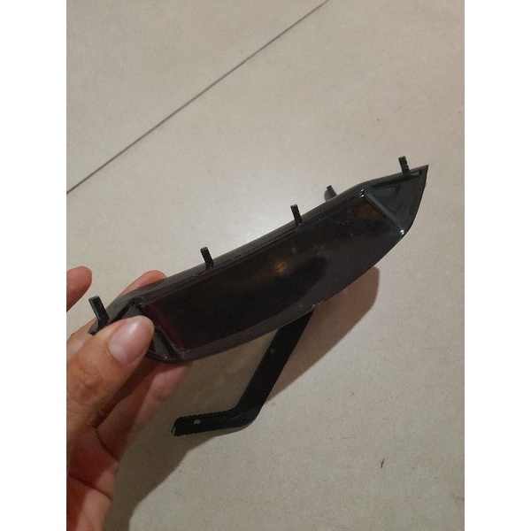 Kính chắn gió xe Max III hay Max Neo 4 chân.