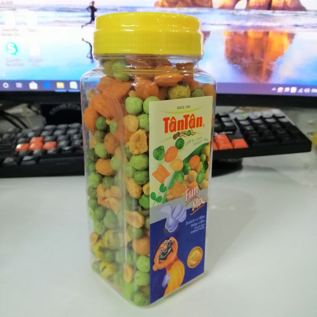 Snack Và Đậu Thập Cẩm Tân Tân Snack and Mixed Nuts (Hủ 190g)