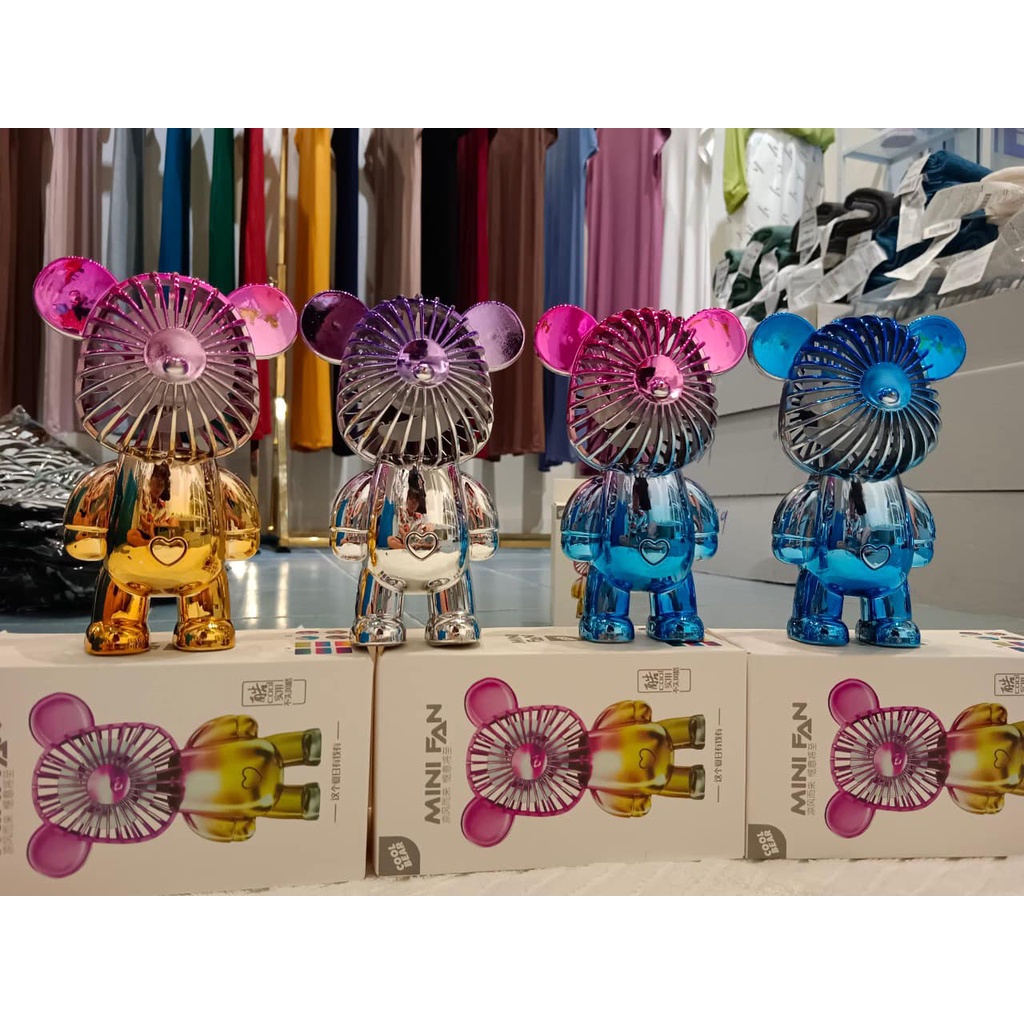 Quạt mini tích điện cầm tay hình gấu Bearbrick siêu dễ thương có cổng sạc USB