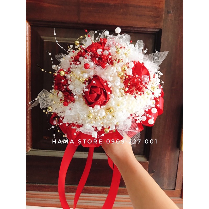 BÓ HOA CƯỚI CẦM TAY CÔ DÂU HOA HỒNG LỤA SATIN ĐỎ THÍCH HỢP CHỤP ẢNH CƯỚI TẶNG KÈM CÀI ÁO CHÚ RỂ