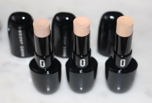 Che khuyết điểm Marc Jacobs Accomplice Concealer 5g