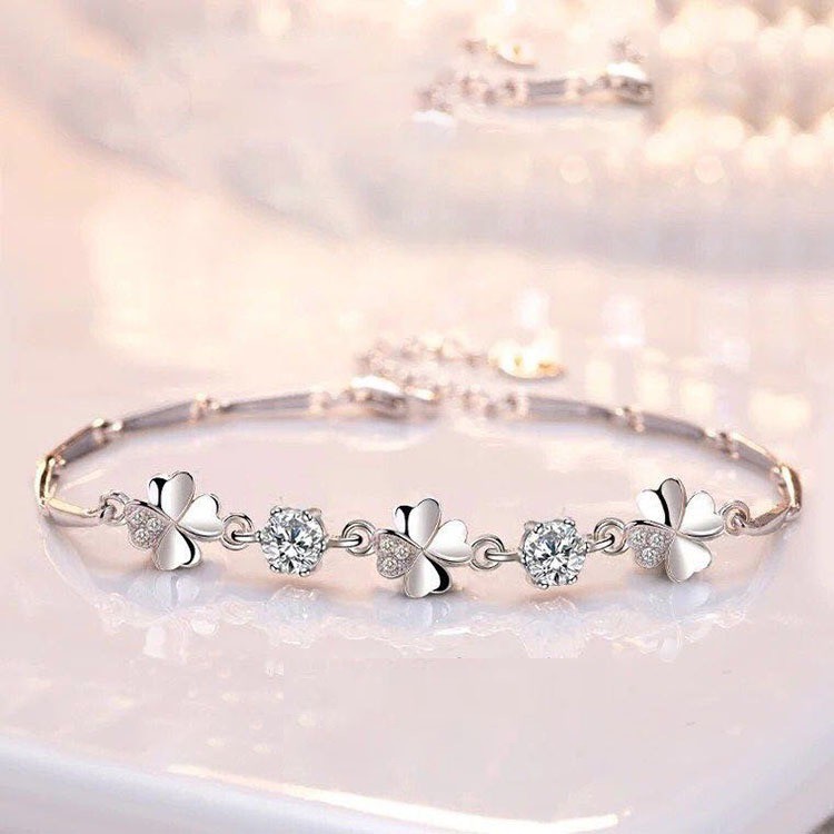Lắc tay cỏ 4 lá siêu xinh
