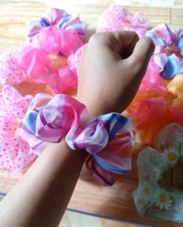 🟢 Scrunchies dây cột tóc hot trend 💜