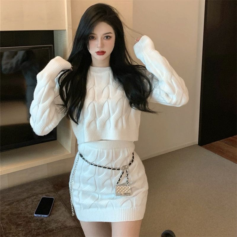 Bộ Áo Sweater Cổ Cao Phối Chân Váy Eo Cao Ôm Hông Kiểu Hồng Kông Thời Trang Thu Đông Mới Cho Nữ